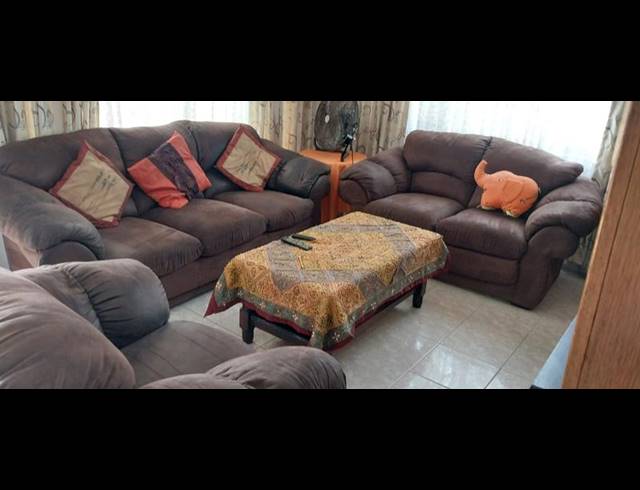 3 BEDROOM HOUSE FOR SALE IN CRAIGIEBURN